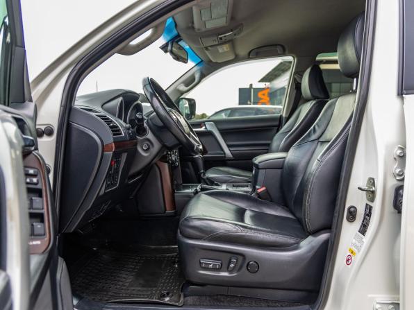 Toyota Land Cruiser Prado 150 Series Рестайлинг 1 с пробегом 2015 года, цена 3 028 000 рублей, 188957 км, внедорожник, Автокод Объявления