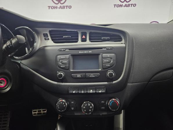 Kia Ceed II с пробегом 2014 года, цена 1 093 000 рублей, 169048 км, хэтчбек, Автокод Объявления