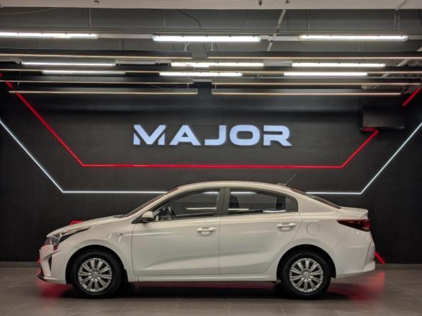 Kia Rio IV Рестайлинг с пробегом 2021 года, цена 1 390 000 рублей, 97751 км, седан, Автокод Объявления