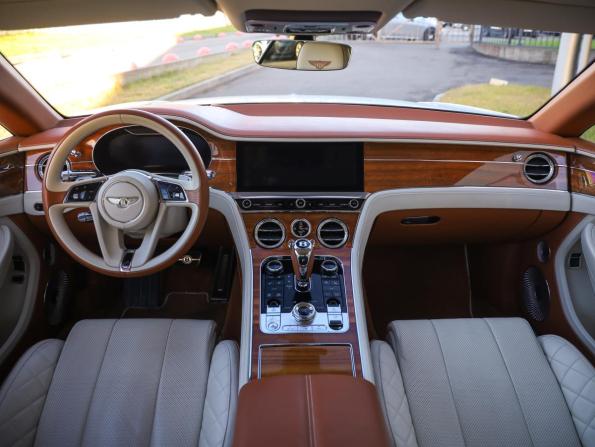 Bentley Continental GT III с пробегом 2018 года, цена 15 350 000 рублей, 57354 км, купе, Автокод Объявления