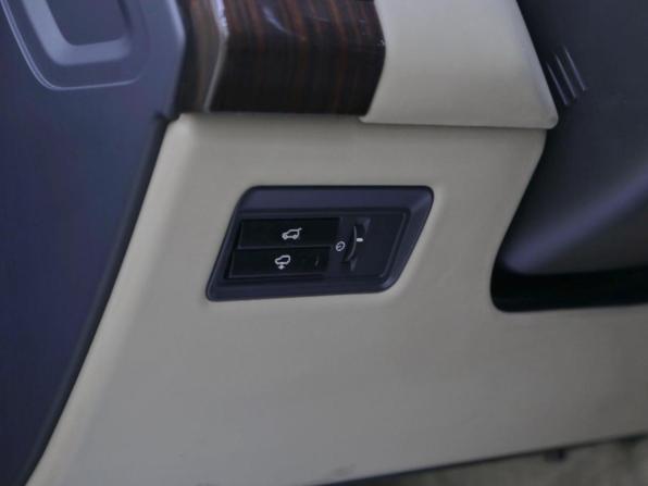 Land Rover Range Rover IV с пробегом 2014 года, цена 3 099 000 рублей, 221000 км, внедорожник, Автокод Объявления