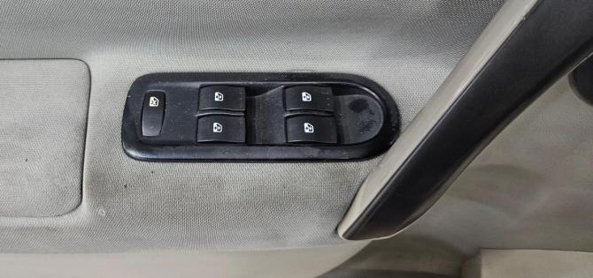 Renault Scenic II Рестайлинг с пробегом 2006 года, цена 319 000 рублей, 261000 км, минивэн, Автокод Объявления