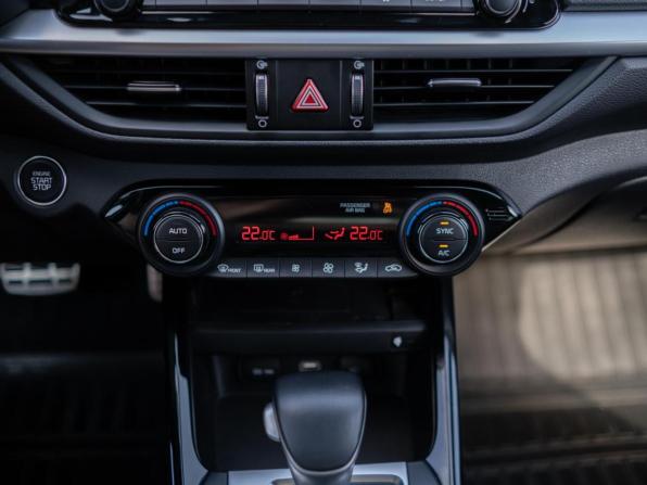 Kia Cerato IV Рестайлинг с пробегом 2022 года, цена 2 890 000 рублей, 10475 км, седан, Автокод Объявления