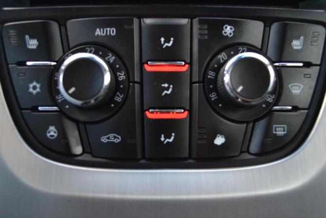 Opel Astra J Рестайлинг с пробегом 2012 года, цена 770 000 рублей, 178526 км, хэтчбек, Автокод Объявления
