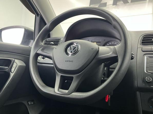 Volkswagen Polo V Рестайлинг с пробегом 2018 года, цена 1 139 000 рублей, 53791 км, седан, Автокод Объявления