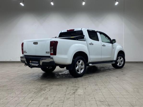 Isuzu D-Max II с пробегом 2018 года, цена 2 299 000 рублей, 105000 км, пикап, Автокод Объявления