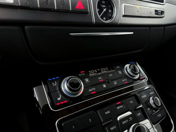 Audi A8 III (D4) Рестайлинг с пробегом 2016 года, цена 2 399 000 рублей, 172000 км, седан, Автокод Объявления