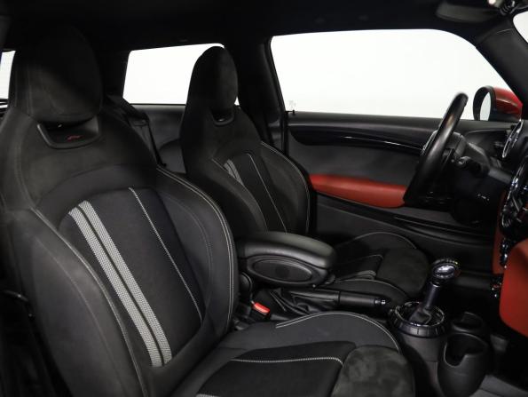 Mini Hatch III (F55/F56) с пробегом 2016 года, цена 2 198 000 рублей, 131026 км, хэтчбек, Автокод Объявления