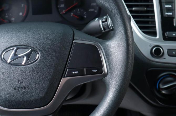 Hyundai Solaris II Рестайлинг с пробегом 2022 года, цена 1 699 000 рублей, 25208 км, седан, Автокод Объявления