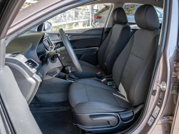 Hyundai Solaris II с пробегом 2018 года, цена 1 350 000 рублей, 161719 км, седан, Автокод Объявления