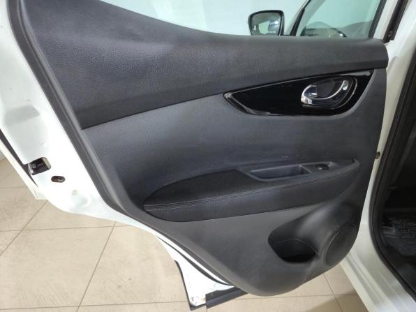 Nissan Qashqai II с пробегом 2017 года, цена 1 595 000 рублей, 180425 км, внедорожник, Автокод Объявления