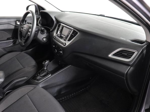 Hyundai Solaris II Рестайлинг с пробегом 2022 года, цена 2 157 000 рублей, 47077 км, седан, Автокод Объявления