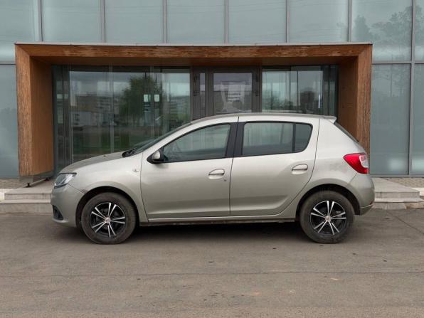Renault Sandero II с пробегом 2016 года, цена 670 000 рублей, 102902 км, хэтчбек, Автокод Объявления