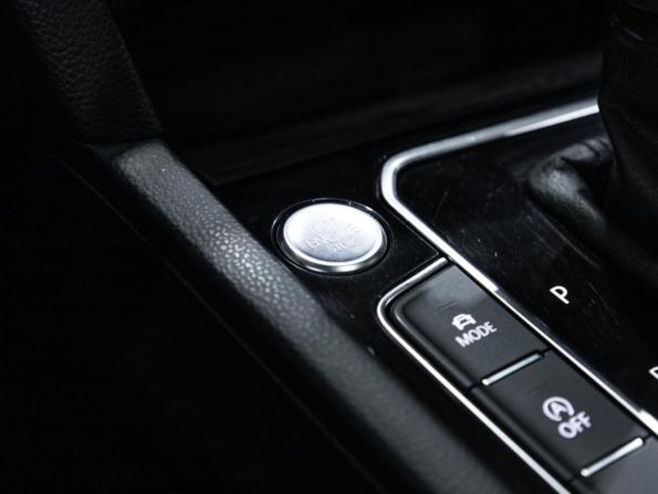 Volkswagen Passat B8 Рестайлинг с пробегом 2019 года, цена 4 039 700 рублей, 92409 км, универсал, Автокод Объявления