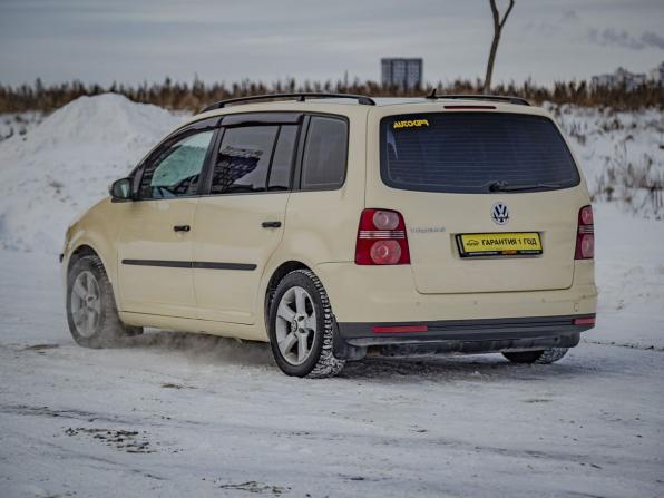 Volkswagen Touran I Рестайлинг с пробегом 2010 года, цена 579 000 рублей, 305666 км, компактвэн, Автокод Объявления