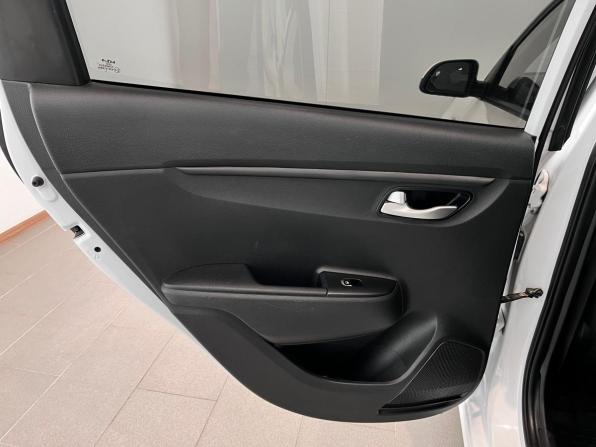 Kia Rio IV Рестайлинг с пробегом 2022 года, цена 1 799 000 рублей, 108175 км, седан, Автокод Объявления