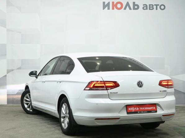 Volkswagen Passat B8 с пробегом 2015 года, цена 1 750 000 рублей, 150636 км, седан, Автокод Объявления