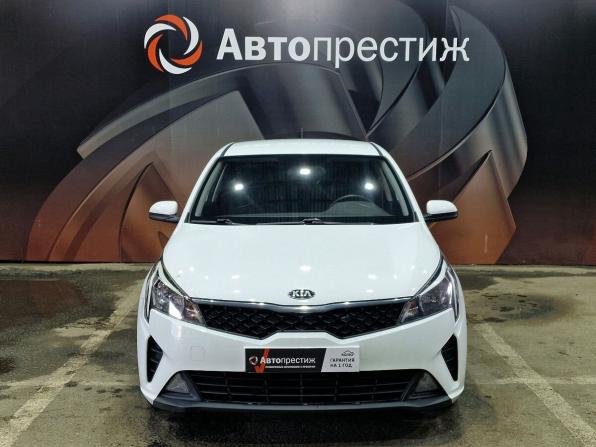 Kia Rio IV Рестайлинг с пробегом 2020 года, цена 1 550 000 рублей, 97882 км, седан, Автокод Объявления