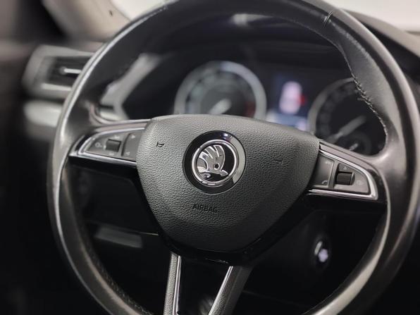 Skoda Superb III с пробегом 2017 года, цена 1 975 000 рублей, 159021 км, лифтбек, Автокод Объявления