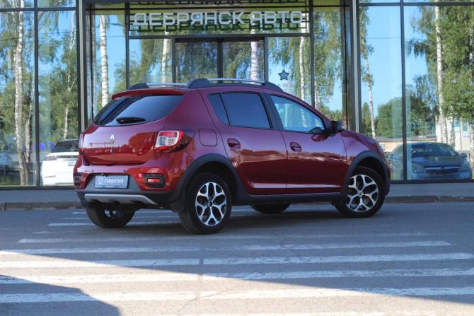 Renault Sandero II Рестайлинг с пробегом 2021 года, цена 1 425 000 рублей, 47386 км, хэтчбек, Автокод Объявления