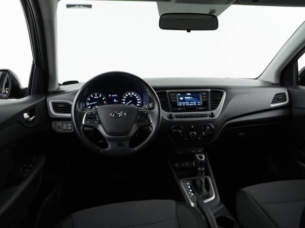 Hyundai Solaris II с пробегом 2018 года, цена 1 297 444 рубля, 89876 км, седан, Автокод Объявления