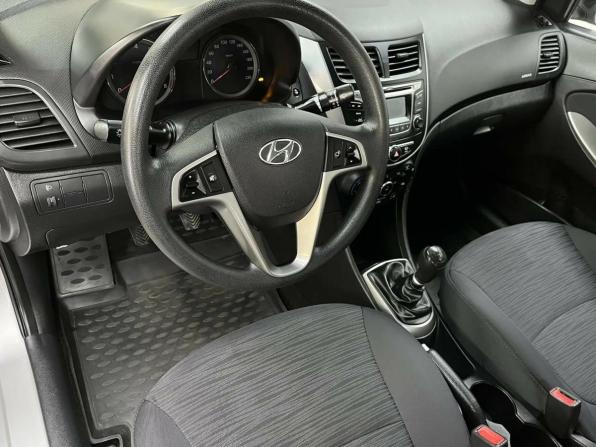 Hyundai Solaris I Рестайлинг с пробегом 2016 года, цена 892 000 рублей, 129200 км, седан, Автокод Объявления