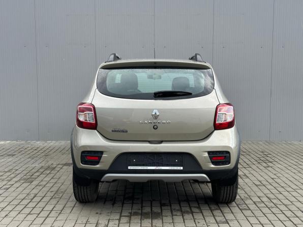 Renault Sandero II Рестайлинг с пробегом 2021 года, цена 1 502 000 рублей, 17700 км, хэтчбек, Автокод Объявления