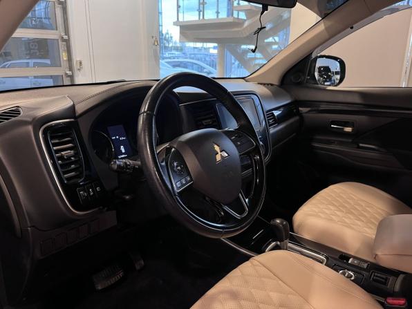 Mitsubishi Outlander III Рестайлинг 3 с пробегом 2019 года, цена 2 300 000 рублей, 127397 км, внедорожник, Автокод Объявления