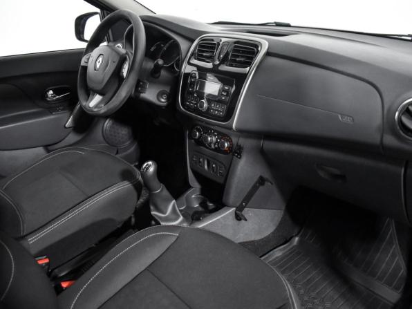 Renault Logan II с пробегом 2018 года, цена 760 000 рублей, 127956 км, седан, Автокод Объявления