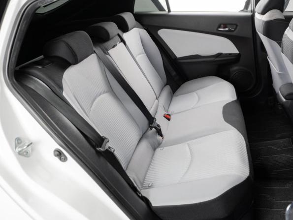 Toyota Prius IV (XW50) с пробегом 2016 года, цена 1 735 000 рублей, 184751 км, лифтбек, Автокод Объявления