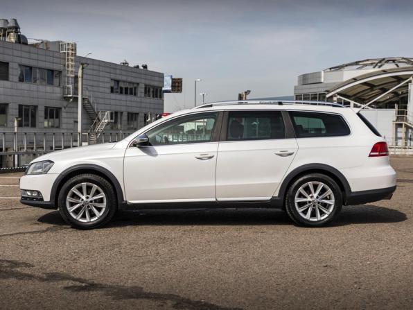 Volkswagen Passat B7 с пробегом 2012 года, цена 1 498 000 рублей, 177000 км, универсал, Автокод Объявления