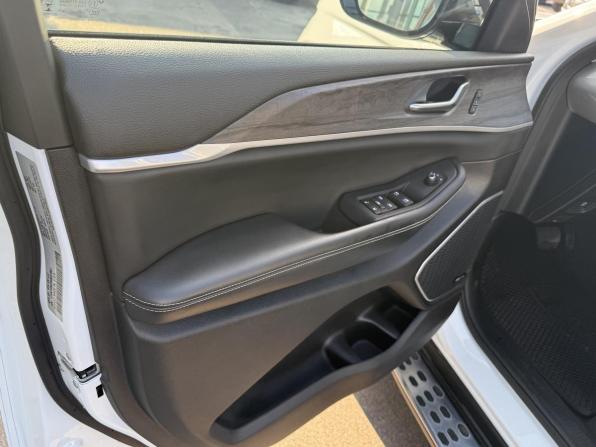 Jeep Grand Cherokee IV (WK2) Рестайлинг с пробегом 2022 года, цена 7 499 000 рублей, 25000 км, внедорожник, Автокод Объявления