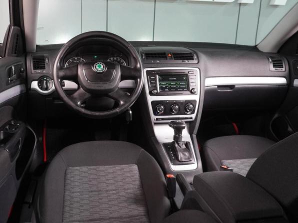 Skoda Octavia II (A5) Рестайлинг с пробегом 2011 года, цена 899 000 рублей, 230664 км, лифтбек, Автокод Объявления