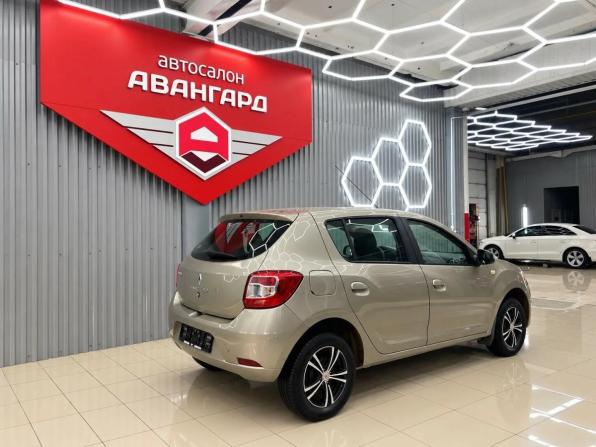 Renault Sandero II с пробегом 2016 года, цена 775 000 рублей, 102927 км, хэтчбек, Автокод Объявления