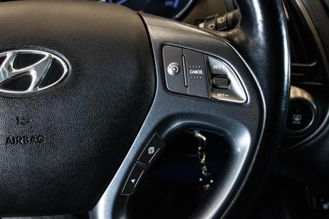 Hyundai ix35 I Рестайлинг с пробегом 2013 года, цена 1 299 000 рублей, 176472 км, внедорожник, Автокод Объявления