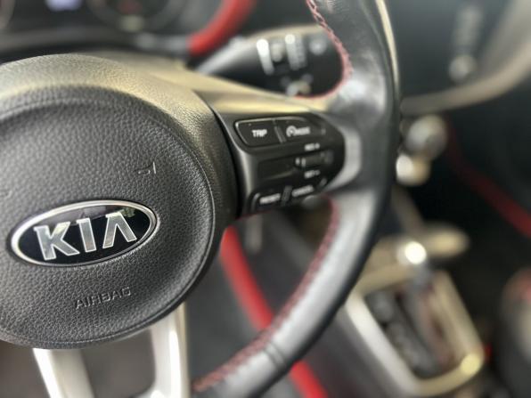 Kia Rio IV Рестайлинг с пробегом 2021 года, цена 1 655 000 рублей, 72014 км, седан, Автокод Объявления