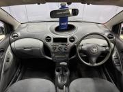 Toyota Vitz I (P10) Благовещенск  - изображение 37
