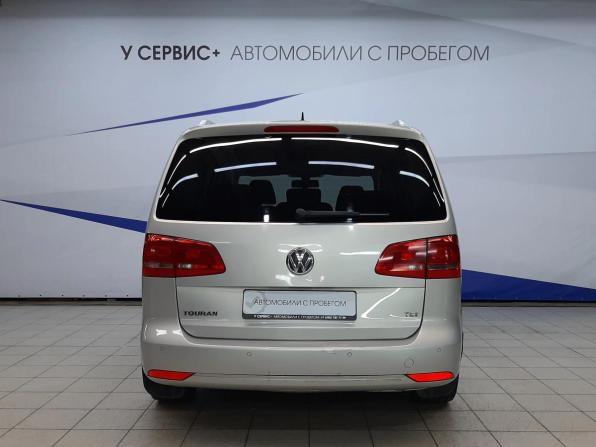 Volkswagen Touran I Рестайлинг 2 с пробегом 2012 года, цена 1 040 000 рублей, 141785 км, компактвэн, Автокод Объявления