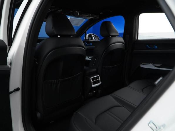 Kia K5 III Рестайлинг с пробегом 2026 года, цена 4 699 077 рублей, 10 км, седан, Автокод Объявления