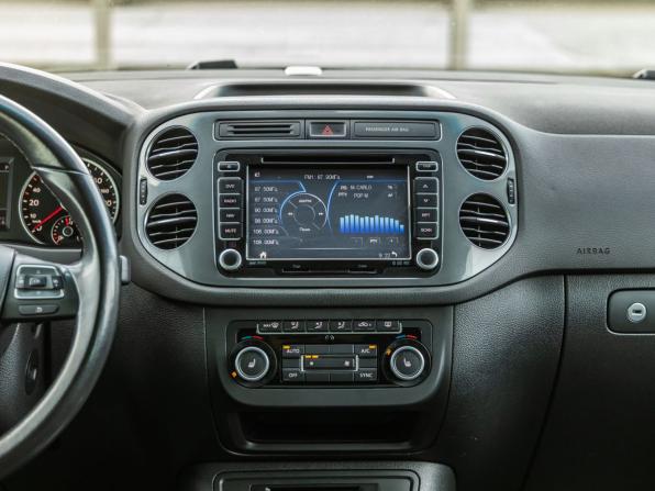 Volkswagen Tiguan I Рестайлинг с пробегом 2012 года, цена 1 398 000 рублей, 139711 км, внедорожник, Автокод Объявления