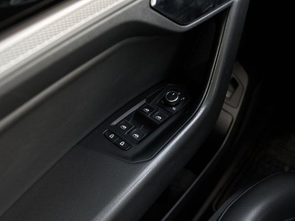 Volkswagen Touareg III с пробегом 2018 года, цена 4 278 000 рублей, 182182 км, внедорожник, Автокод Объявления