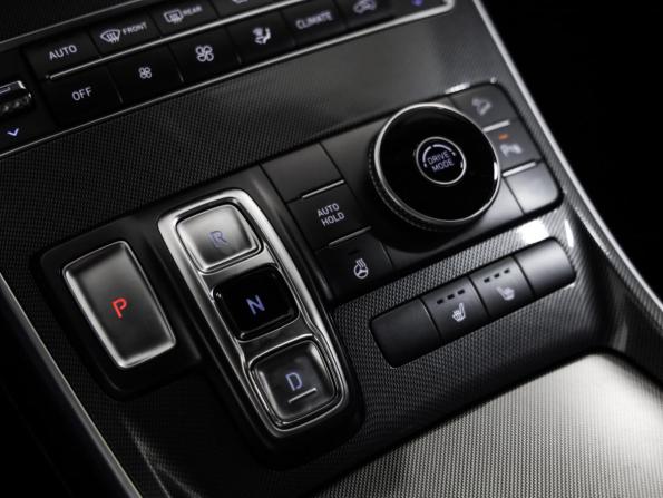 Hyundai Santa Fe IV Рестайлинг с пробегом 2023 года, цена 3 949 000 рублей, 25619 км, внедорожник, Автокод Объявления