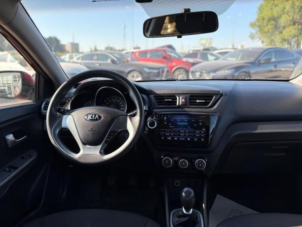 Kia Rio III Рестайлинг с пробегом 2017 года, цена 948 000 рублей, 136668 км, хэтчбек, Автокод Объявления
