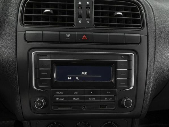 Volkswagen Polo V Рестайлинг с пробегом 2019 года, цена 1 398 000 рублей, 63173 км, седан, Автокод Объявления