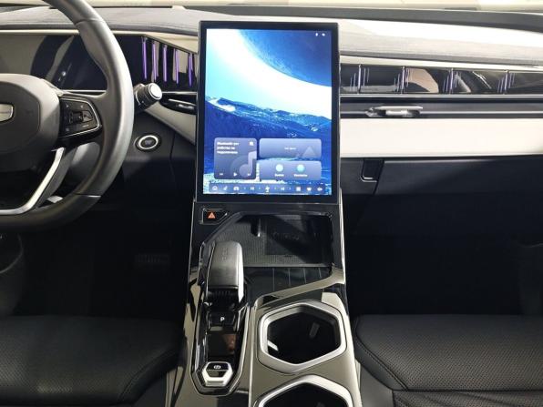 Geely Atlas II с пробегом 2023 года, цена 2 600 000 рублей, 26499 км, внедорожник, Автокод Объявления