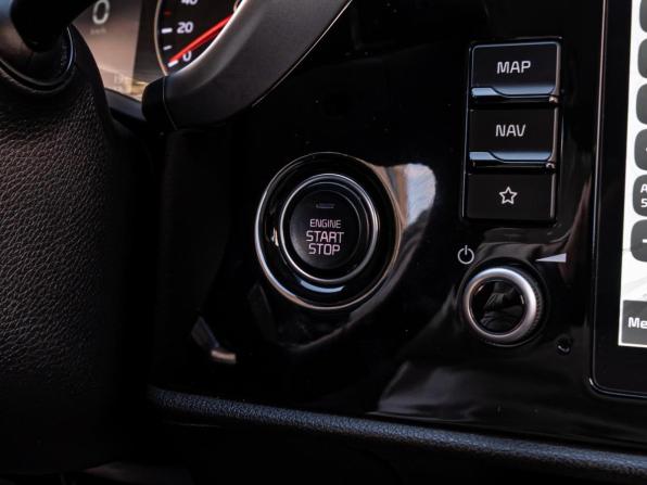 Kia Rio IV Рестайлинг с пробегом 2021 года, цена 1 950 000 рублей, 88523 км, хэтчбек, Автокод Объявления