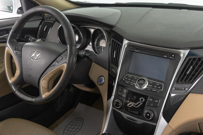 Hyundai Sonata VI (YF) с пробегом 2012 года, цена 899 000 рублей, 332154 км, седан, Автокод Объявления