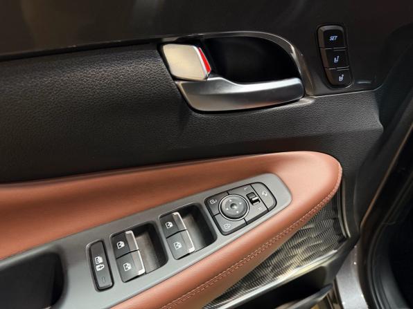 Hyundai Santa Fe IV Рестайлинг с пробегом 2021 года, цена 3 409 900 рублей, 122000 км, внедорожник, Автокод Объявления