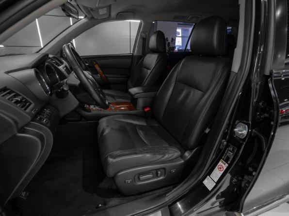 Toyota Highlander II (XU40) Рестайлинг с пробегом 2011 года, цена 1 695 000 рублей, 300256 км, внедорожник, Автокод Объявления