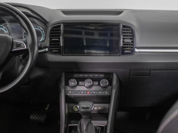 Skoda Karoq I с пробегом 2019 года, цена 1 864 000 рублей, 99800 км, внедорожник, Автокод Объявления
